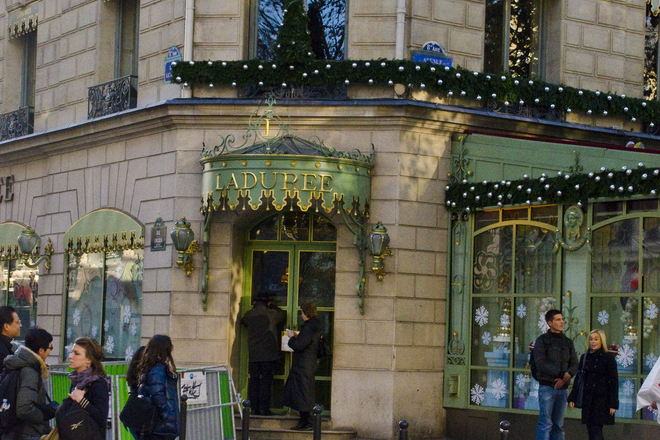 Photo of Avenue des Champs-Élysées