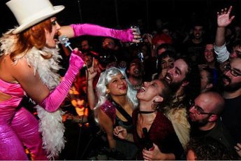 Rachel Arieff presenta: ANTI-KARAOKE - Club Night in Barcelona.