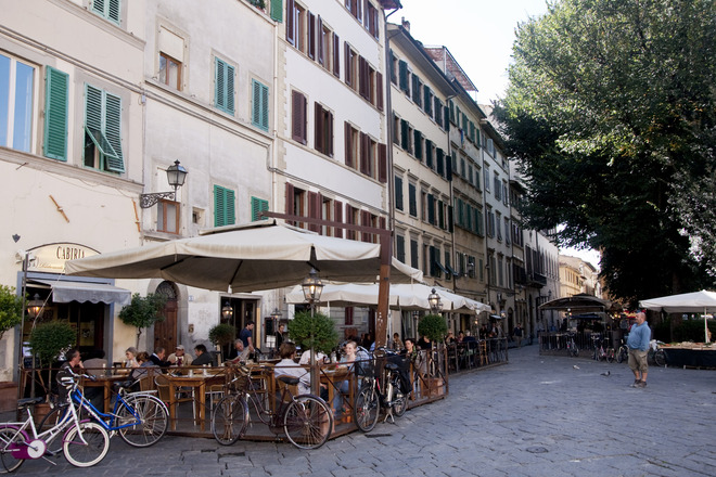 People lunching at Cabiria in Florence. 