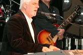 Michael-mcdonald_s165x110