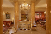 Le Bar du Hôtel le Bristol - Hotel Bar in Paris.
