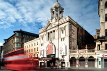 Victoria Palace Theatre - Theater in London.