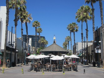 Third Street Promenade - Landmark | Nightlife Area | Outdoor Activity | Shopping Area in Los Angeles.