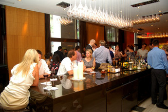 Bar Seven Five - Hotel Bar in New York.