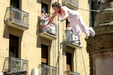 Fountain-jumping_s165x110