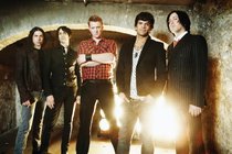Queens-of-the-stone-age_s210x140