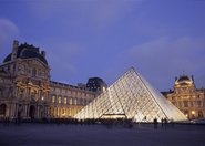 Musée du Louvre - Museum in Paris.